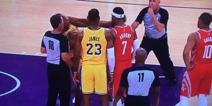  黄蜂新秀冲突遭联盟禁赛处罚  