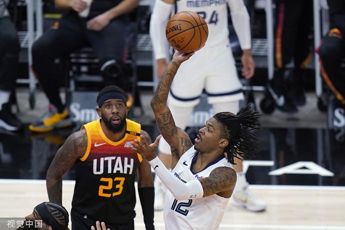  莫兰特暴力隔扣戈贝尔灰熊击败爵士显锋芒